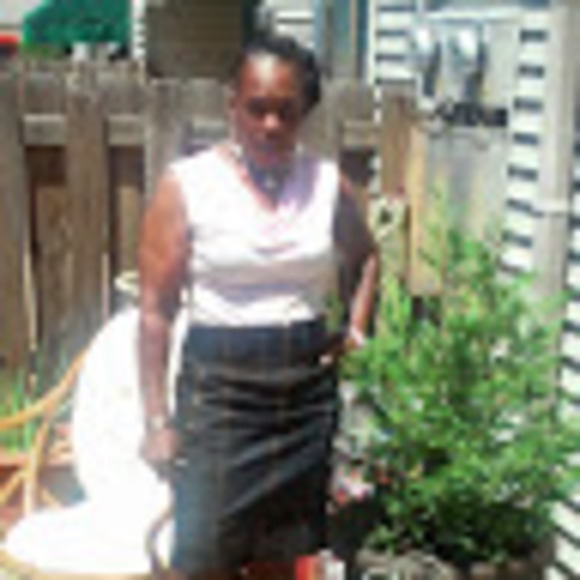 Meet your Posher, Shirley - Picture 1 of 1